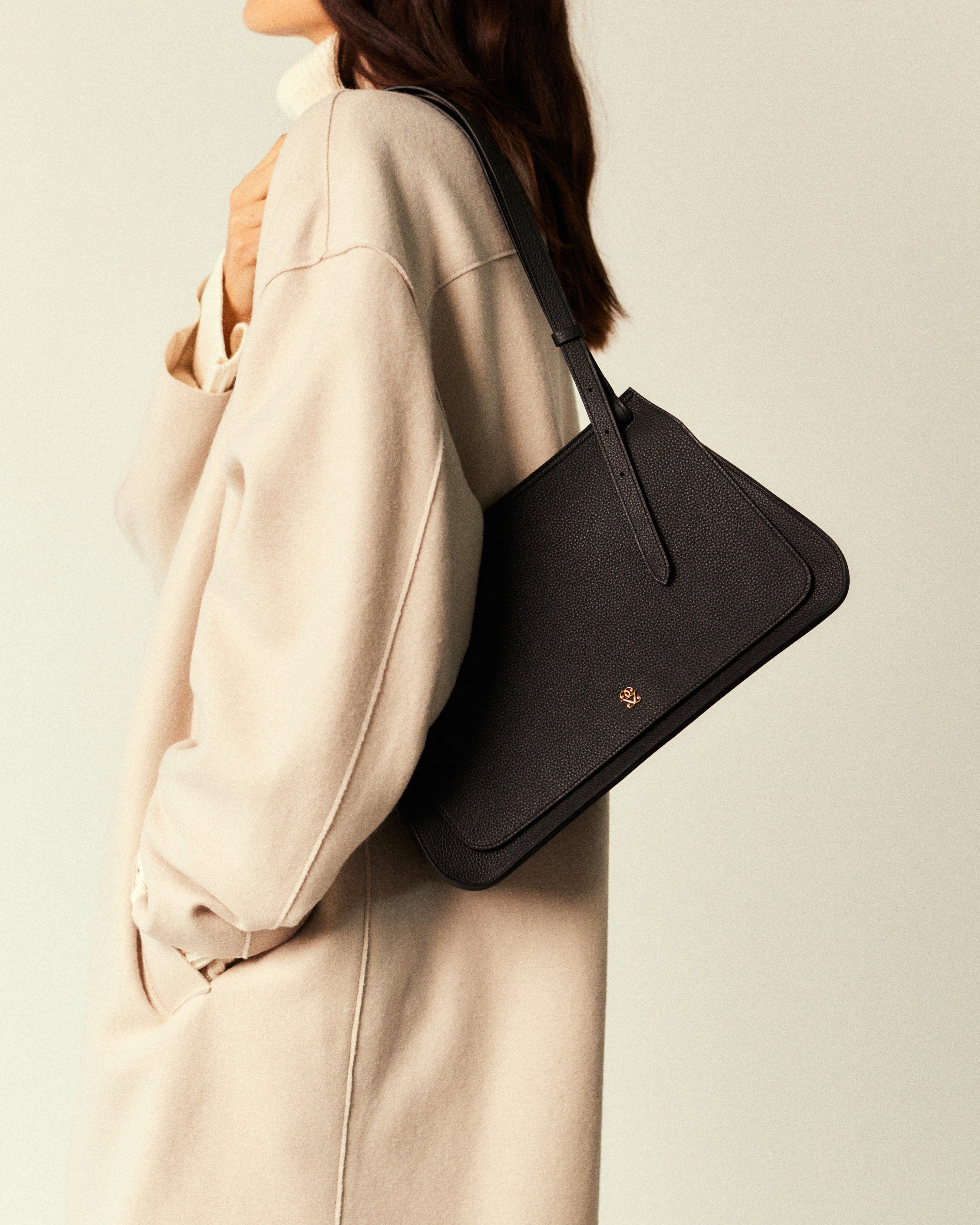 Germaine_Guerin_Breda_Porté_Epaule