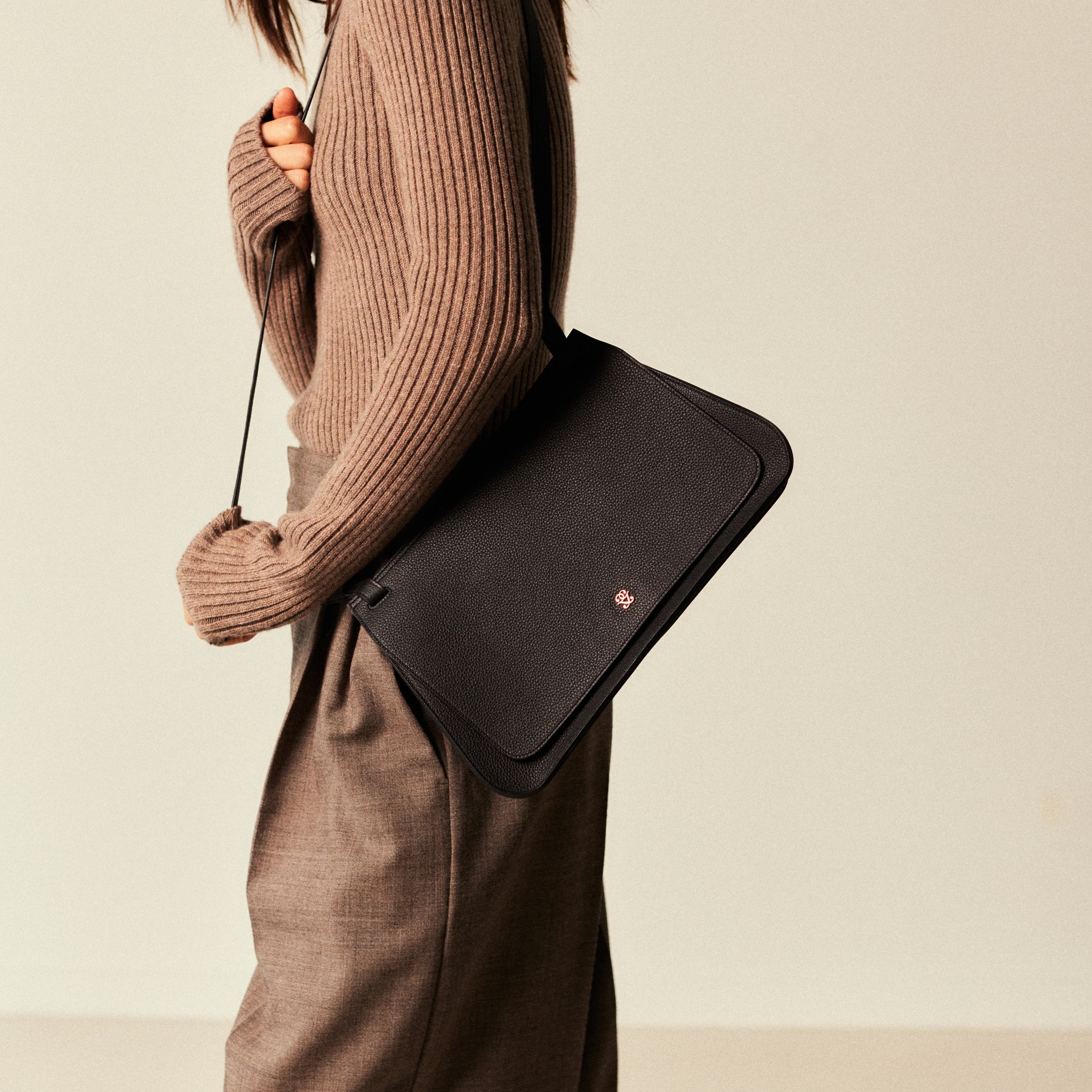 Germaine_Guerin_Breda_Porté_Épaule_Long